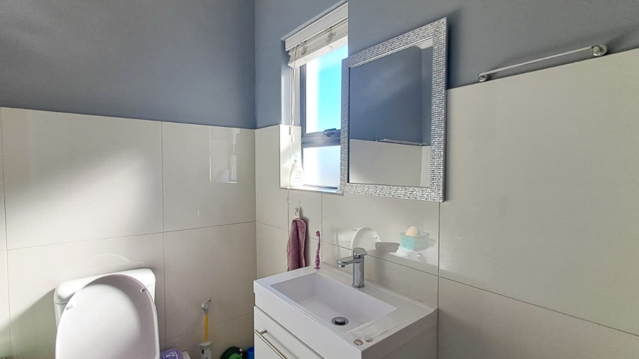 To Let 4 Bedroom Property for Rent in Avalon Estate Western Cape
